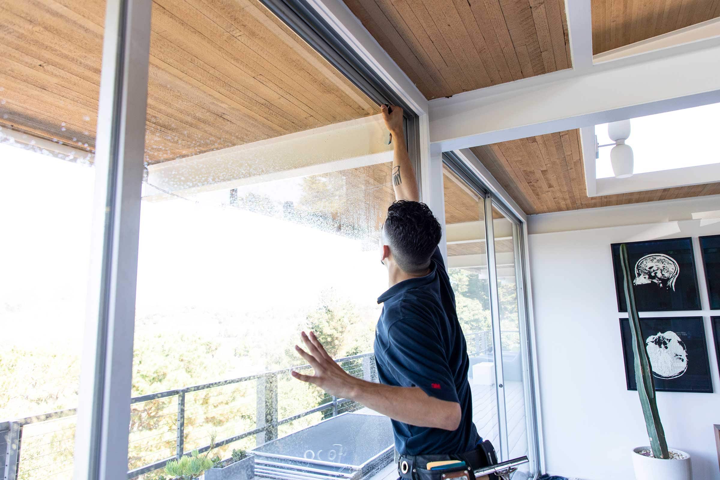 GUIDE - How To Pick The Right Window Tint Company