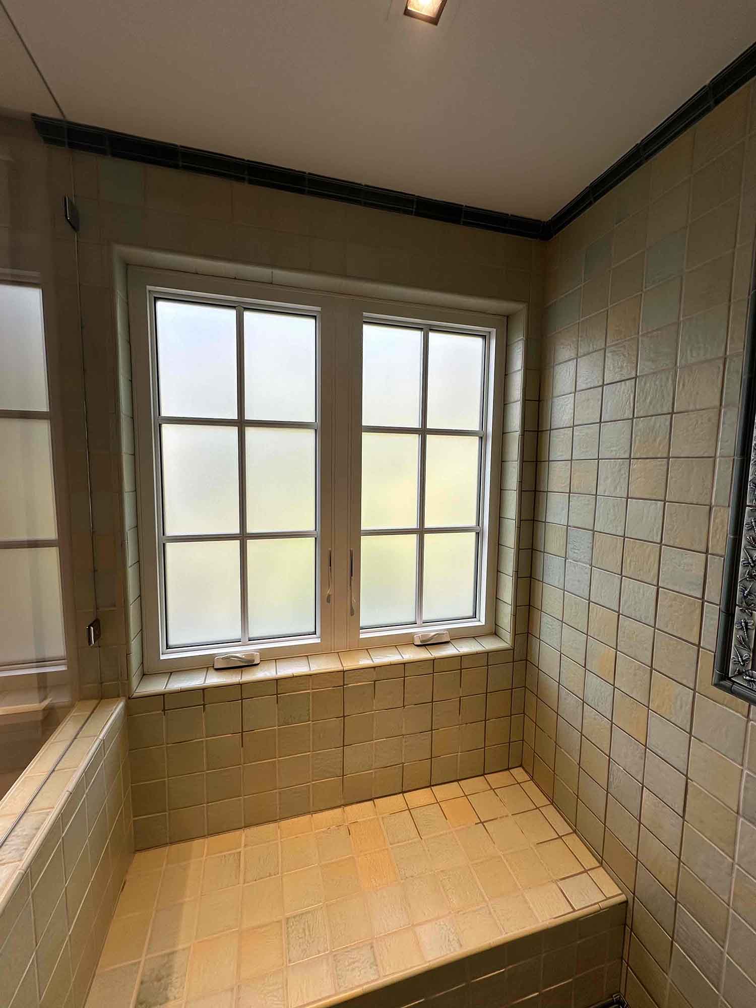 10 Examples of Frosted Window Film in Bay Area Bathrooms. Get a free estimate from ClimatePro in the San Francisco Bay Area.