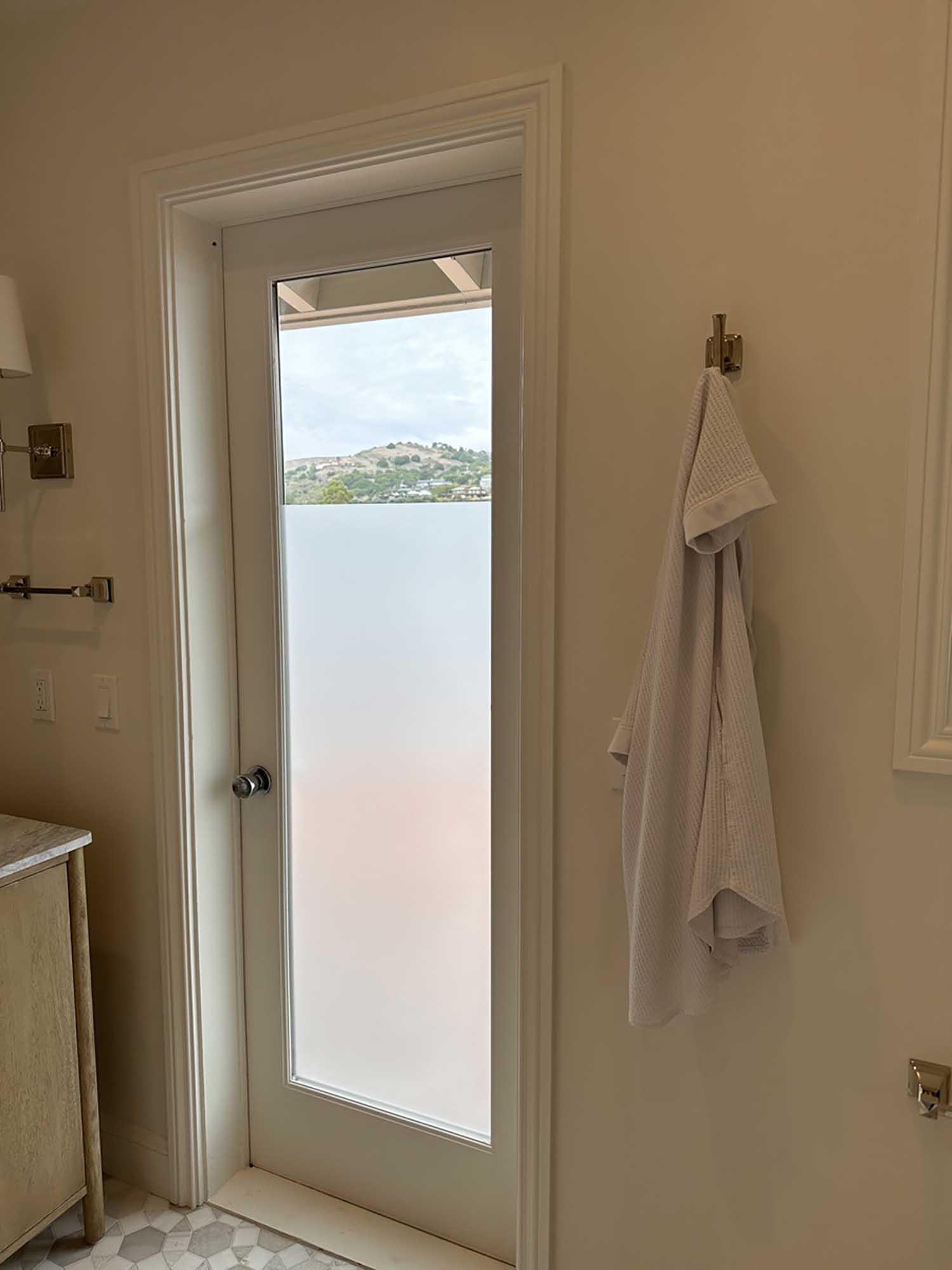 10 Examples of Frosted Window Film in Bay Area Bathrooms. Get a free estimate from ClimatePro in the San Francisco Bay Area.